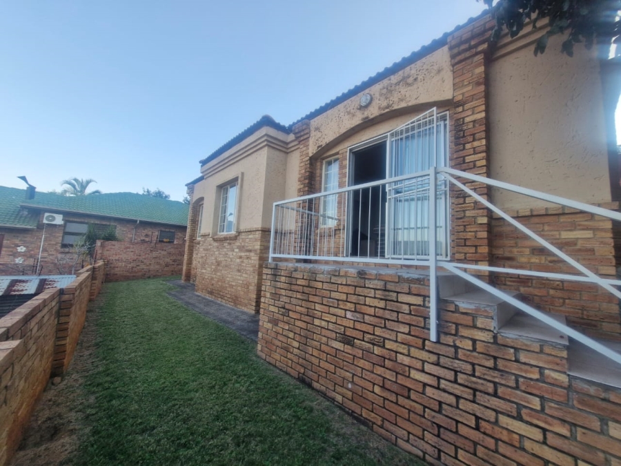 3 Bedroom Property for Sale in Safari Gardens North West